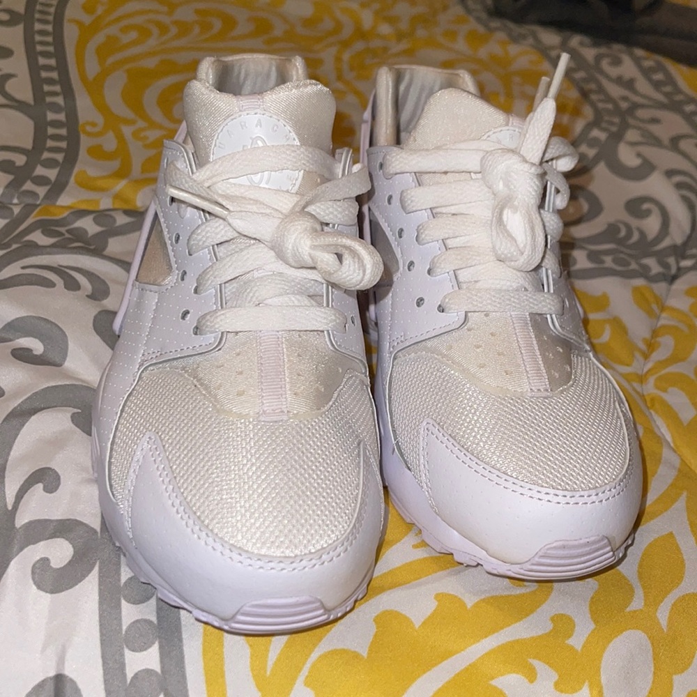 5.5 y Nike huraches girls